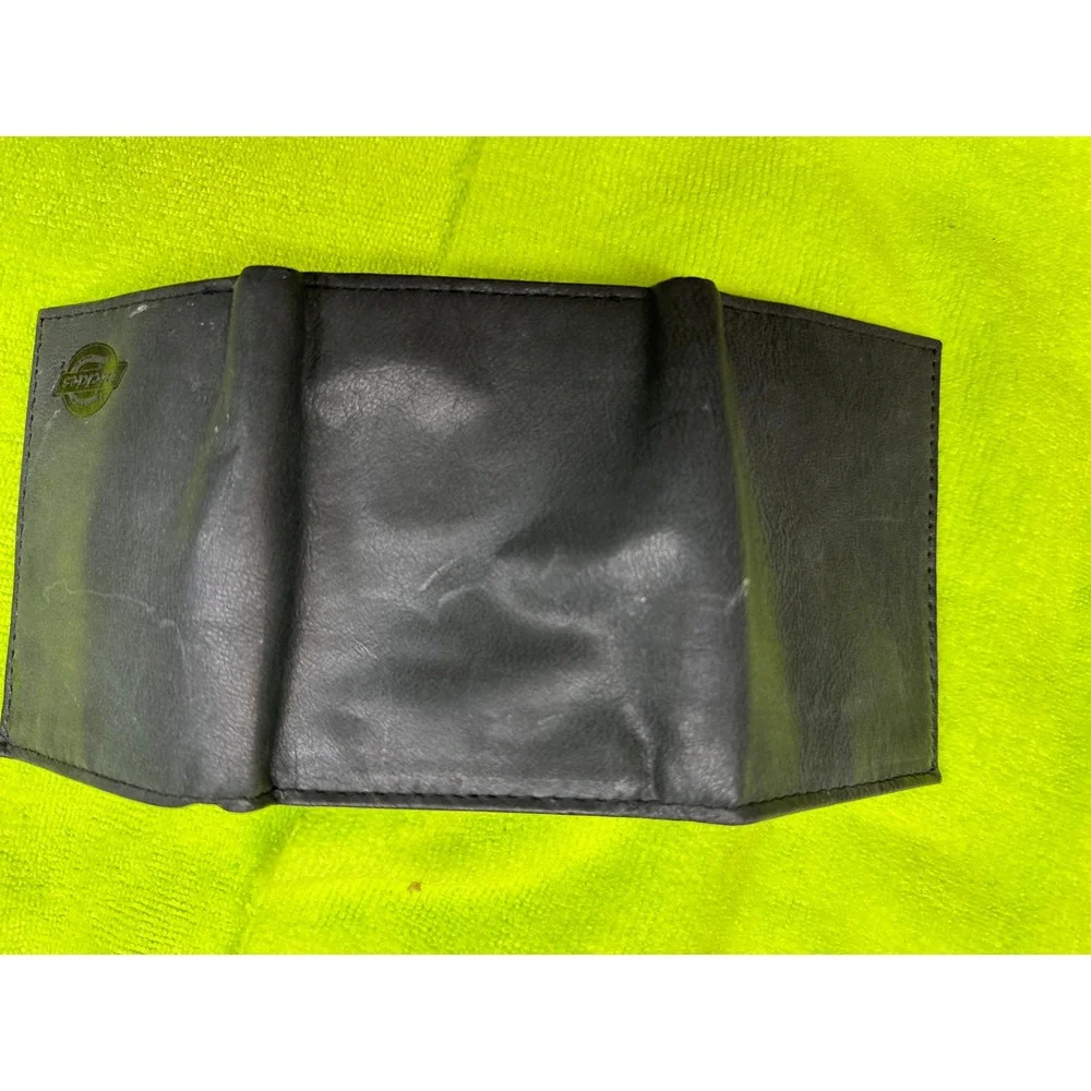 Dickies Mens Trifold Wallet Black Genuine Leather ID Window Logo 31DI110001